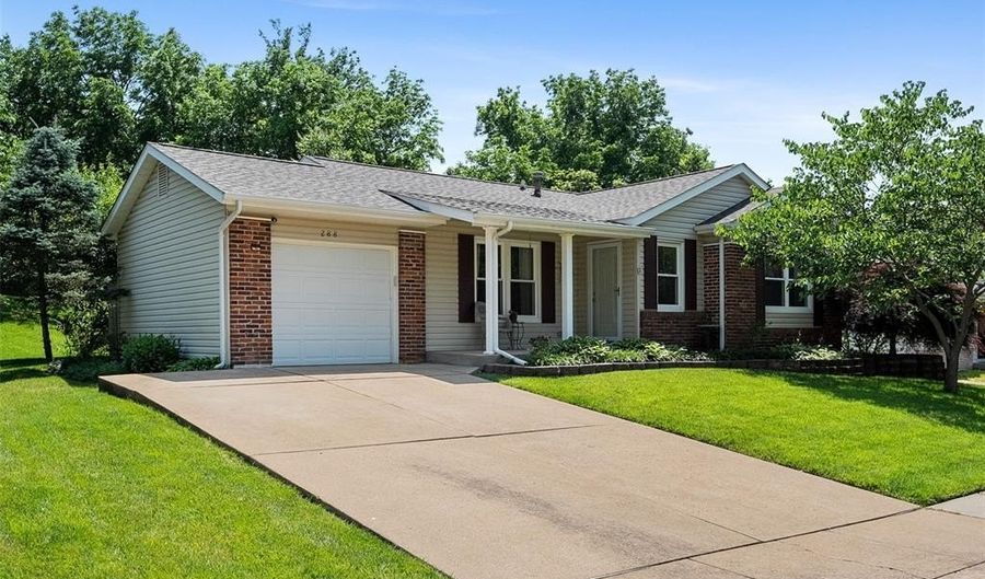 288 Brightfield Dr, Ballwin, MO 63021 - 3 Beds, 2 Bath
