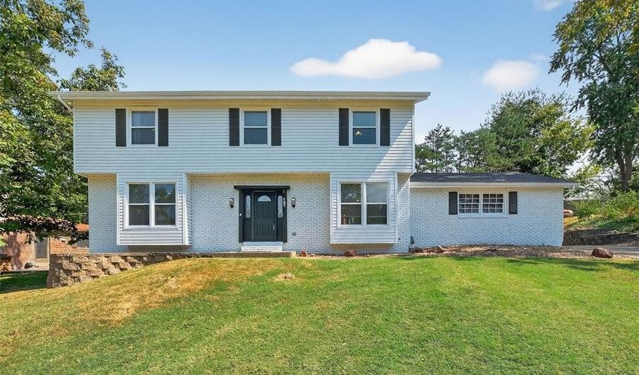 107 Falmouth Dr, Ballwin, MO 63011 - 4 Beds, 4 Bath