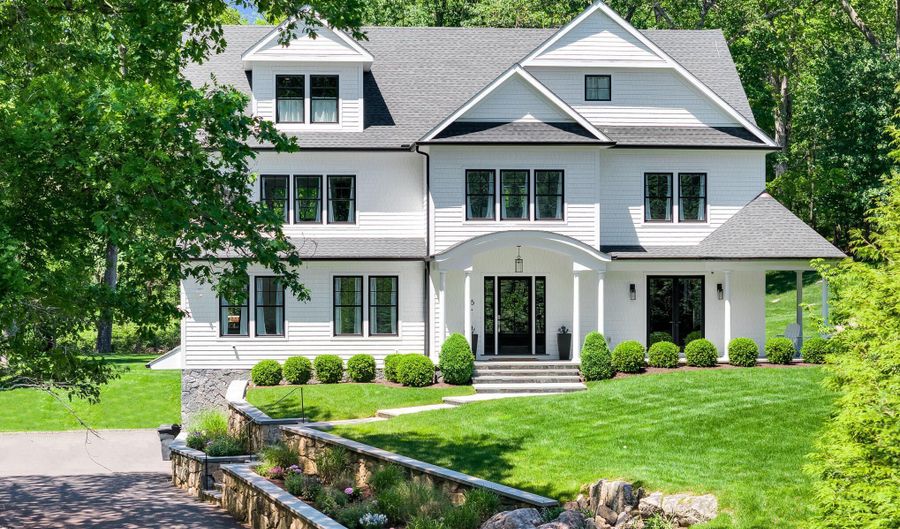 16 Lia Fail Way, Cos Cob, CT 06807 - 5 Beds, 5 Bath