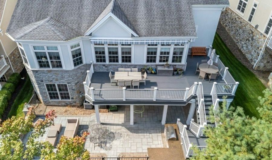 18 AVON Rd, Warren, NJ 07059 - 4 Beds, 5 Bath