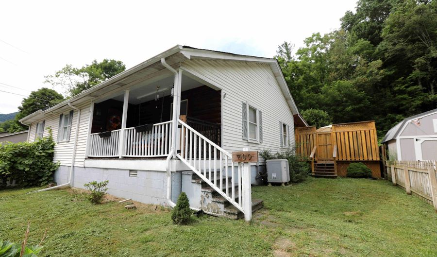 709 Exeter Rd, Appalachia, VA 24216 - 3 Beds, 2 Bath