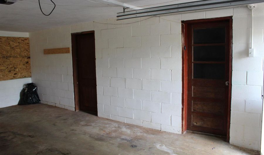 1405 Olive St, Atlantic, IA 50022 - 4 Beds, 2 Bath