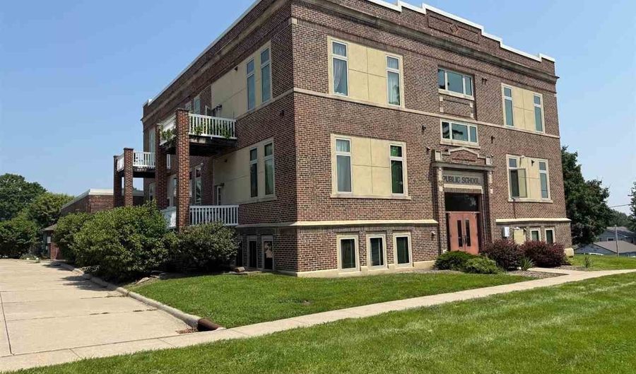 251 Vine St 102, Riverside, IA 52327 - 2 Beds, 2 Bath