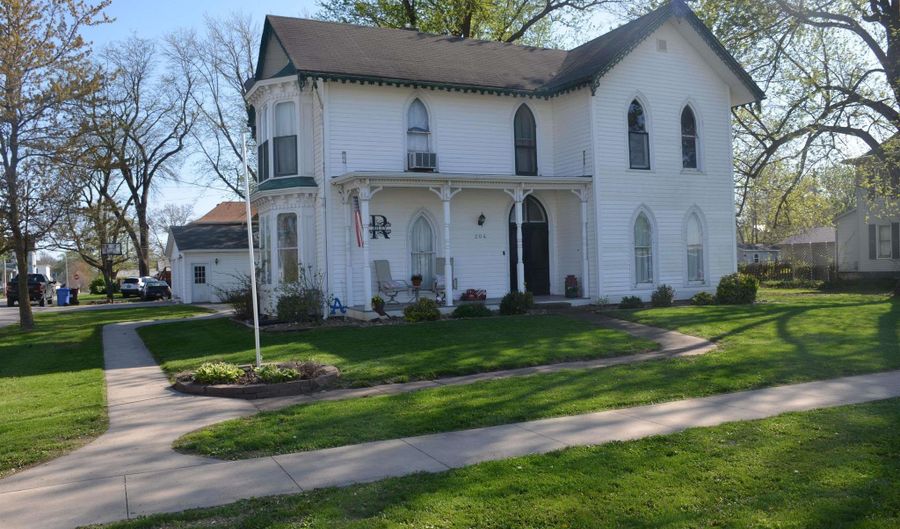 204 B Ave W, Albia, IA 52531 - 4 Beds, 2 Bath
