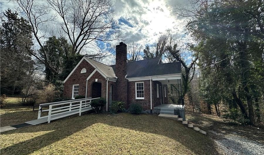 330 Ridgewood, Bassett, VA 24055 - 4 Beds, 2 Bath