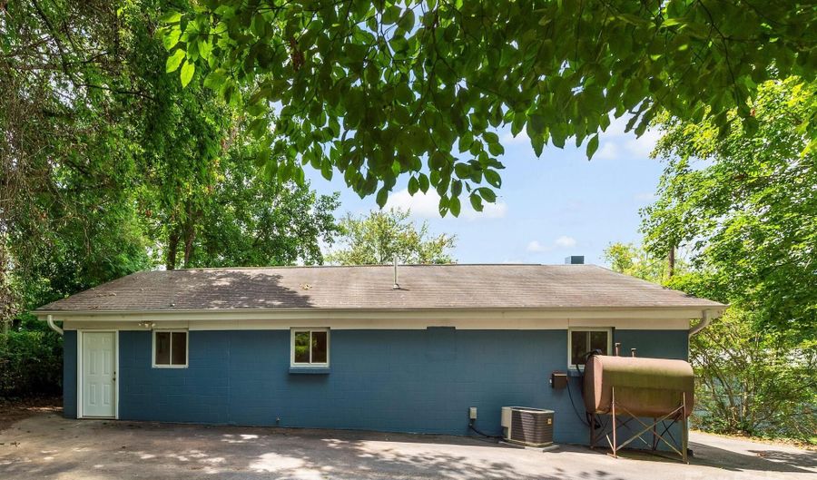 64 Bellevue Rd, Asheville, NC 28803 - 3 Beds, 1 Bath