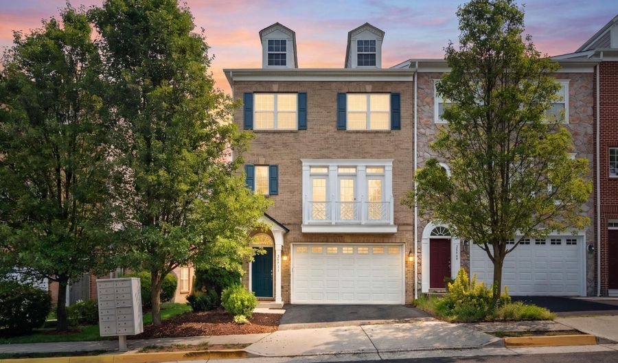 20911 HOUSEMAN Ter, Ashburn, VA 20148 - 3 Beds, 4 Bath