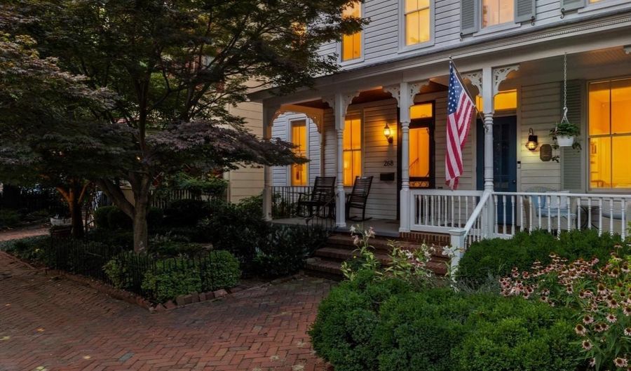268 KING GEORGE St, Annapolis, MD 21401 - 4 Beds, 4 Bath