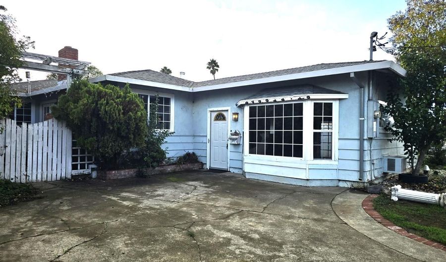 15 Alta Loma Dr, American Canyon, CA 94503 - 3 Beds, 2 Bath