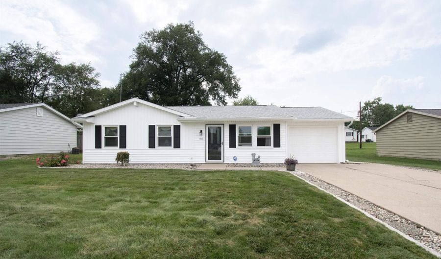 215 Penrose Dr, Kendallville, IN 46755 - 3 Beds, 1 Bath