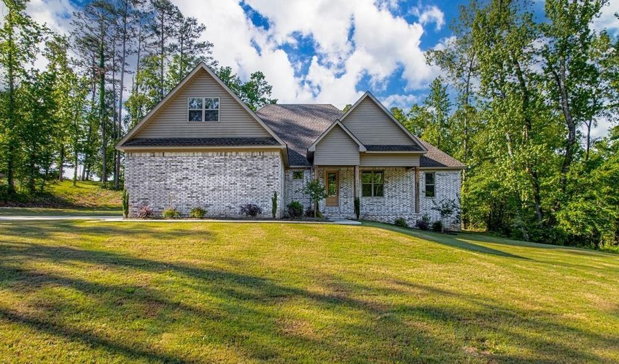 3021 Navajo, Benton, AR 72019 - 5 Beds, 4 Bath