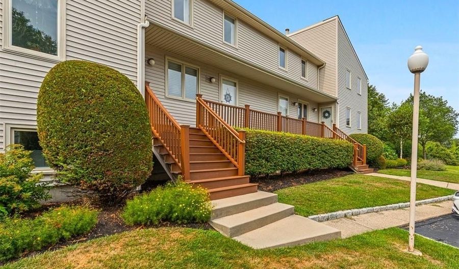660 Point Judith Rd D2, Narragansett, RI 02882 - 2 Beds, 2 Bath