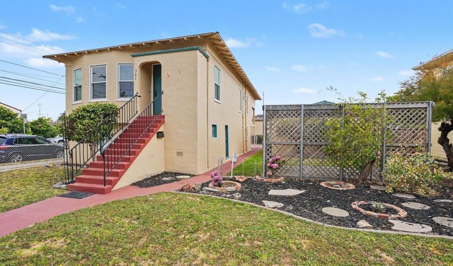 301 Lincoln Ave, Alameda, CA 94501 - 4 Beds, 3 Bath