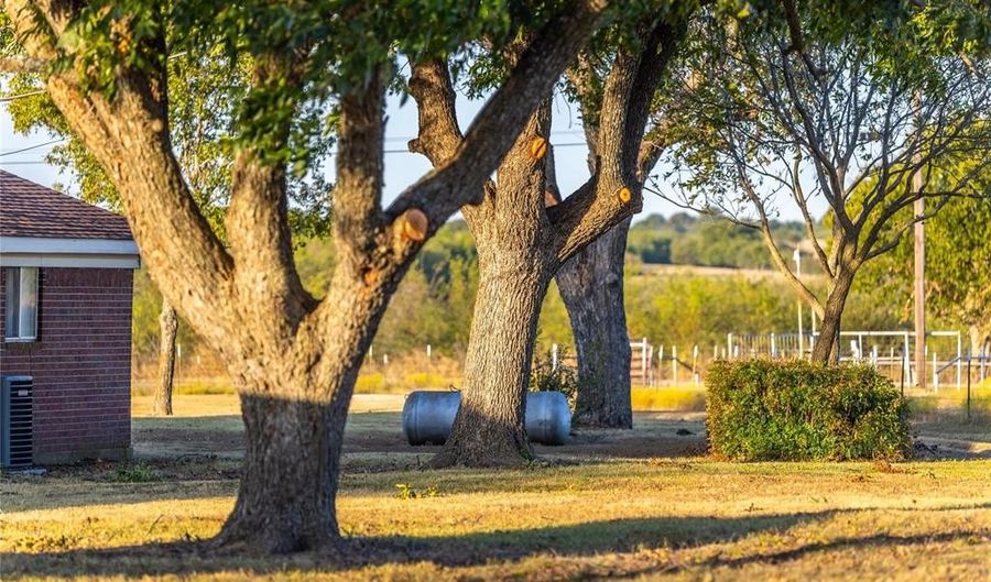 4045 County Road 212, Alvarado, TX 76009 - 3 Beds, 2 Bath