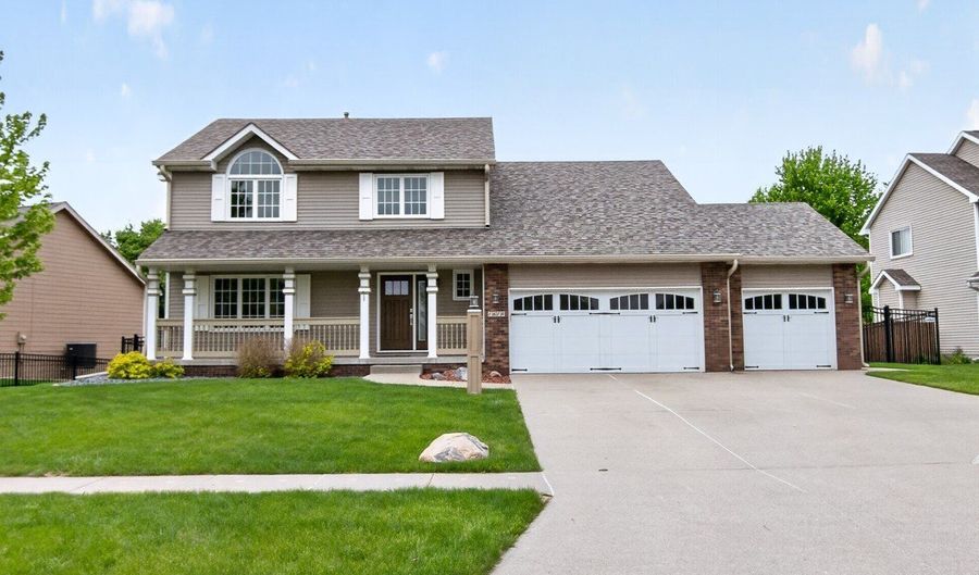 1618 5th Ave SW, Altoona, IA 50009 - 5 Beds, 4 Bath