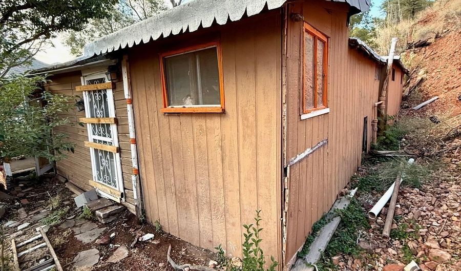 69 E Ok St, Bisbee, AZ 85603 - 3 Beds, 1 Bath