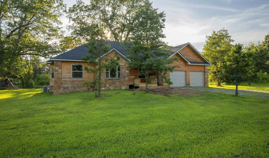 405 Lumpkin Dr, Batesville, AR 72501 - 3 Beds, 3 Bath