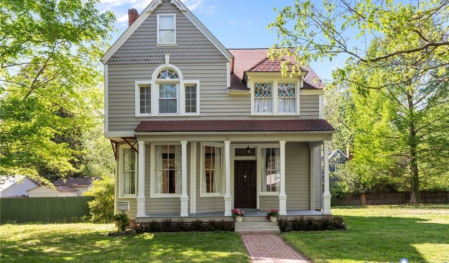 802 S Center St, Ashland, VA 23005 - 4 Beds, 2 Bath