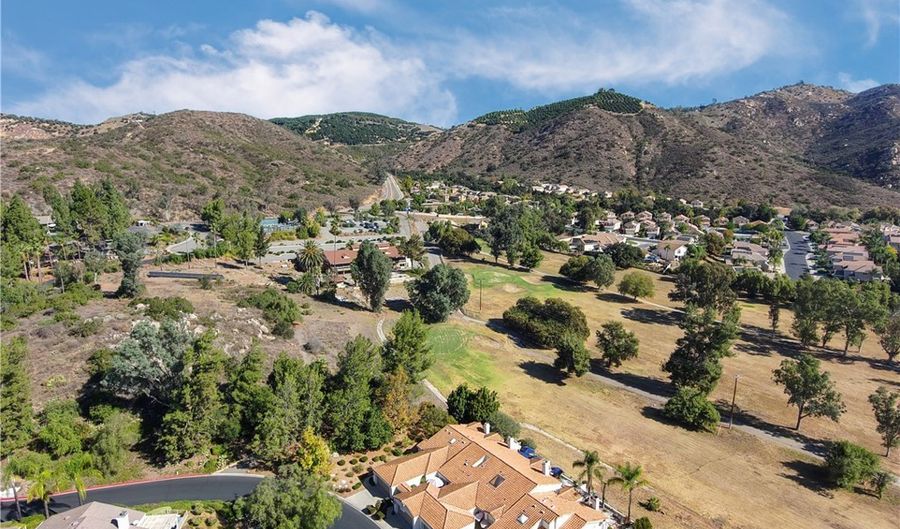 29585 Circle R Greens Dr, Escondido, CA 92026 - 3 Beds, 2 Bath