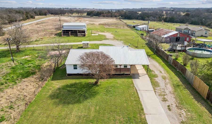 1087 County Road 2395, Alvord, TX 76225 - 5 Beds, 4 Bath