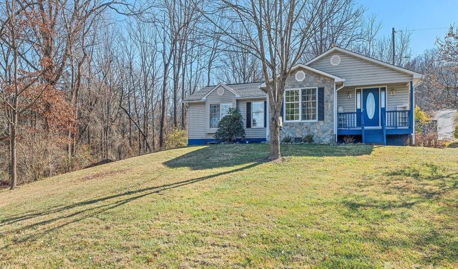 79 Mitchell St, Canton, NC 28716 - 3 Beds, 2 Bath