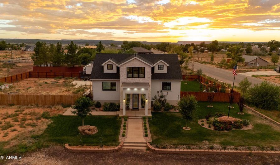 425 S PIONEER St, Colorado City, AZ 86021 - 7 Beds, 6 Bath