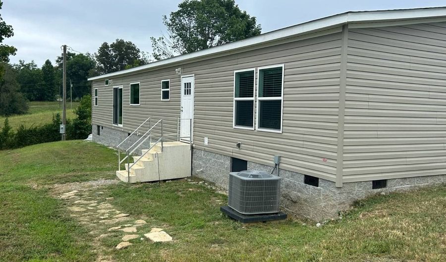 121 Story Cemetery Rd, Albany, KY 42602 - 4 Beds, 2 Bath
