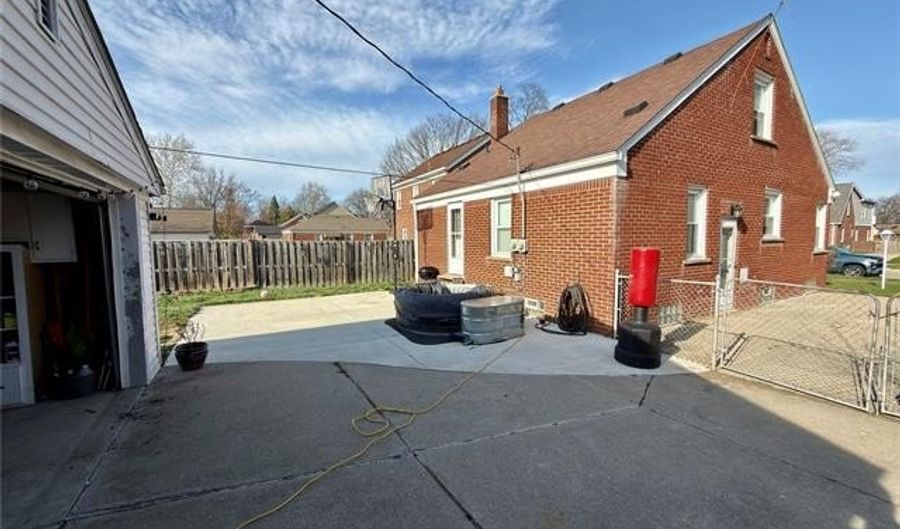 6778 Kolb Ave, Allen Park, MI 48101 - 3 Beds, 2 Bath