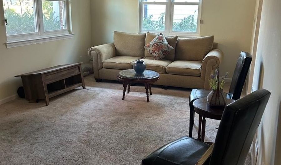 5910 SONOMA Rd, Bethesda, MD 20817 - 3 Beds, 2 Bath