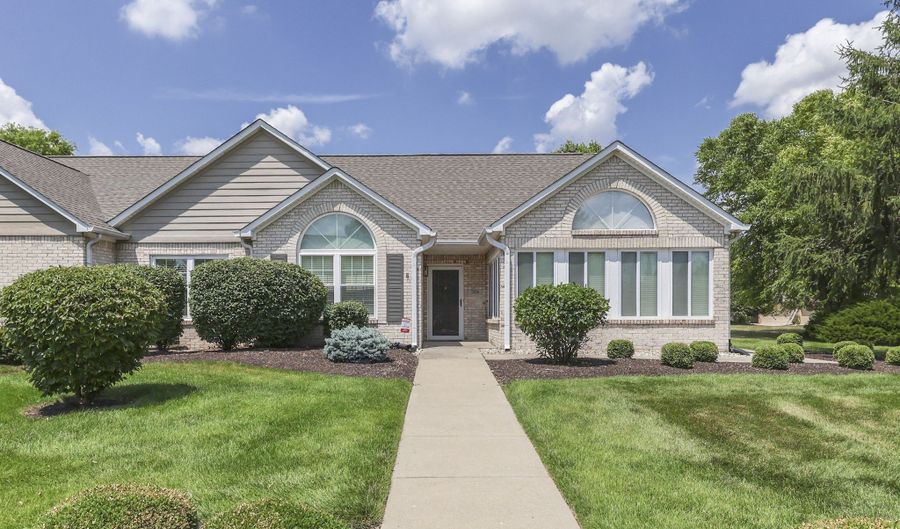 7304 Lake Lakota Pl 44, Indianapolis, IN 46217 - 3 Beds, 2 Bath