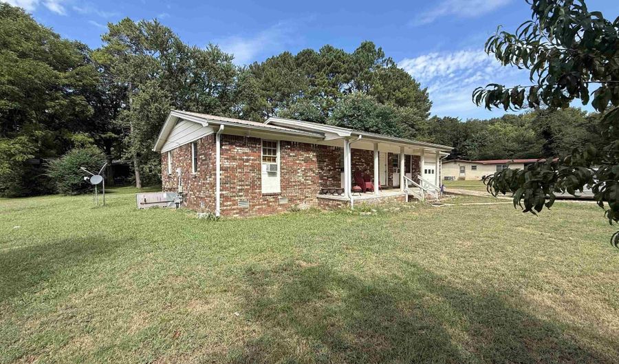 33 Stacey Dr, Batesville, AR 72501 - 3 Beds, 2 Bath