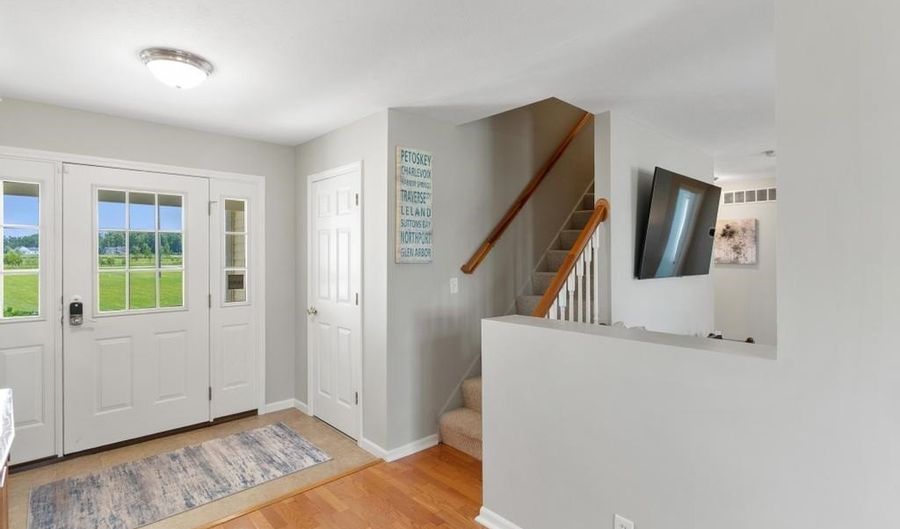 6097 Summerside Dr, Alanson, MI 49706 - 5 Beds, 3 Bath