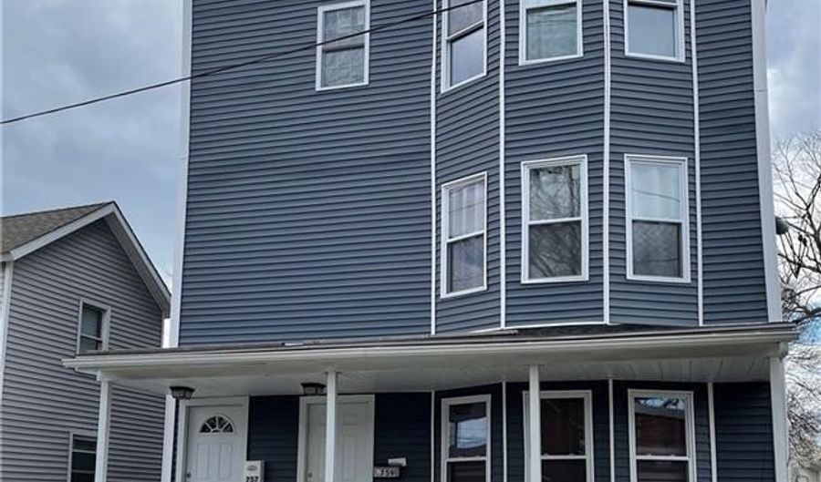 757 Union Ave, Bridgeport, CT 06607 - 3 Beds, 1 Bath