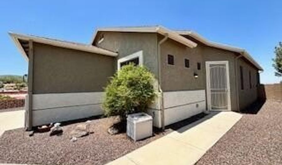 614 W Saddle Creek Dr, Camp Verde, AZ 86322 - 2 Beds, 2 Bath