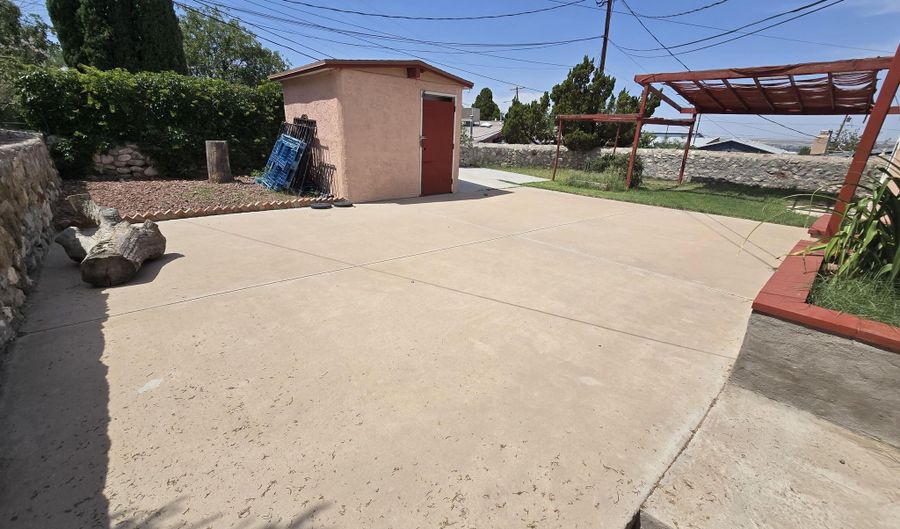 332 Carnival Dr, El Paso, TX 79912 - 3 Beds, 2 Bath