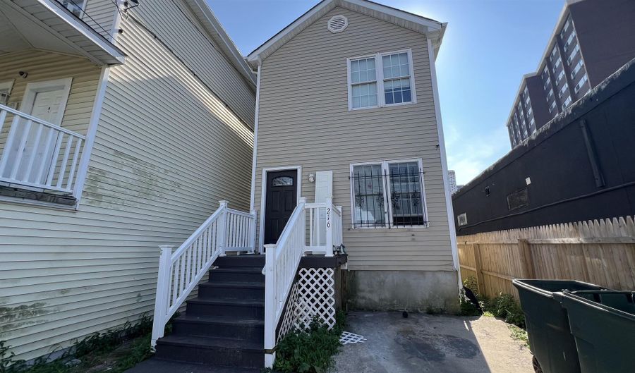 216 N South Carolina Ave, Atlantic City, NJ 08401 - 3 Beds, 3 Bath