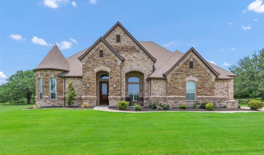 105 Parc Oaks Dr, Aledo, TX 76008 - 4 Beds, 3 Bath