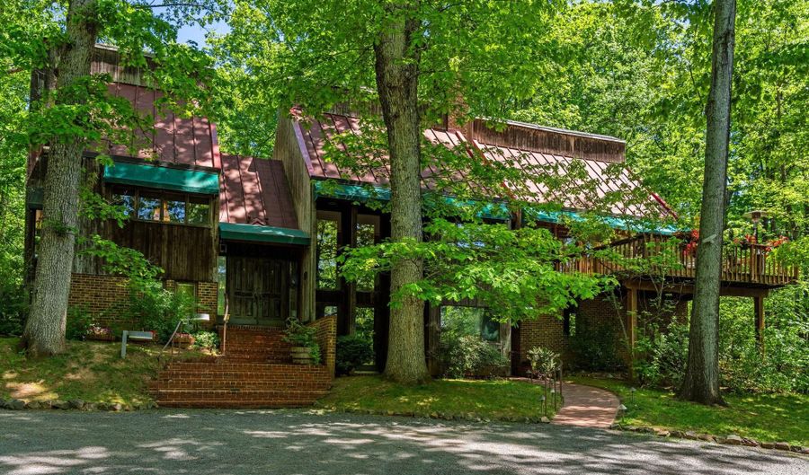 24680 GERMANIA Ln, Aldie, VA 20105 - 4 Beds, 4 Bath