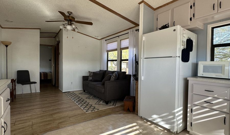 21304 W IRON EAGLE Dr Lot 345, Congress, AZ 85332 - 1 Beds, 1 Bath