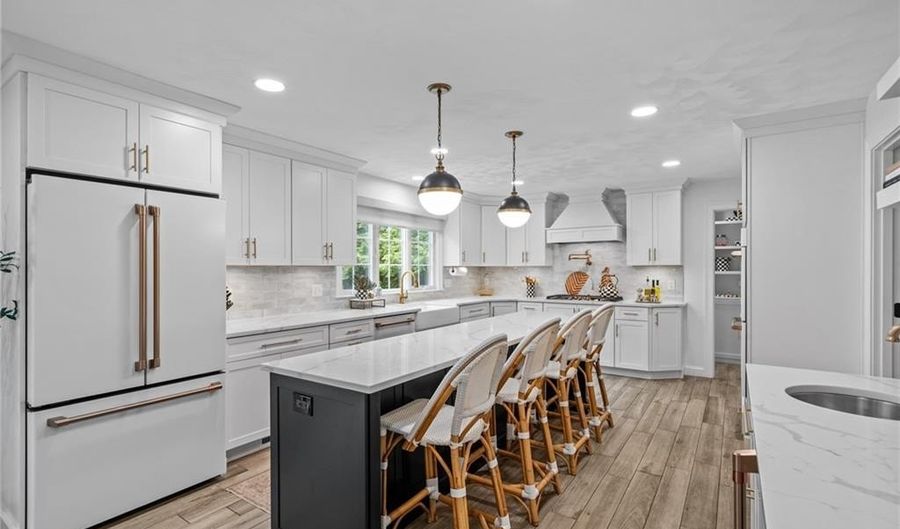 130 Plain Rd, North Kingstown, RI 02852 - 3 Beds, 3 Bath