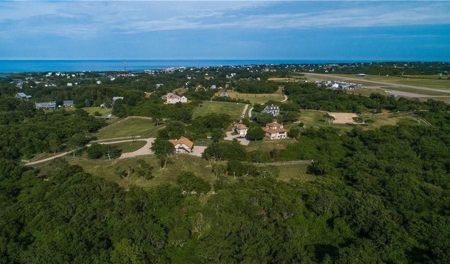 1501 Beacon Hill Rd, Block Island, RI 02807 - 7 Beds, 4 Bath