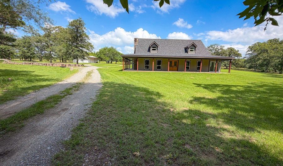 7554 S Farris Rd, Atoka, OK 74525 - 3 Beds, 3 Bath