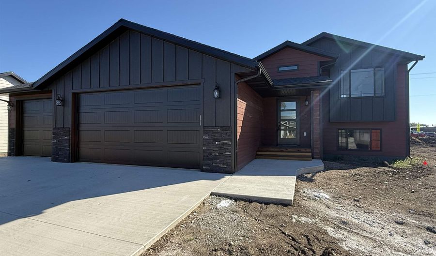 648 Eagle Ct, Box Elder, SD 57719 - 3 Beds, 2 Bath
