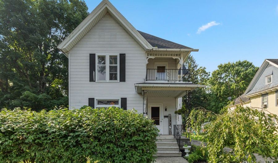 521 Trowbridge St, Allegan, MI 49010 - 5 Beds, 3 Bath