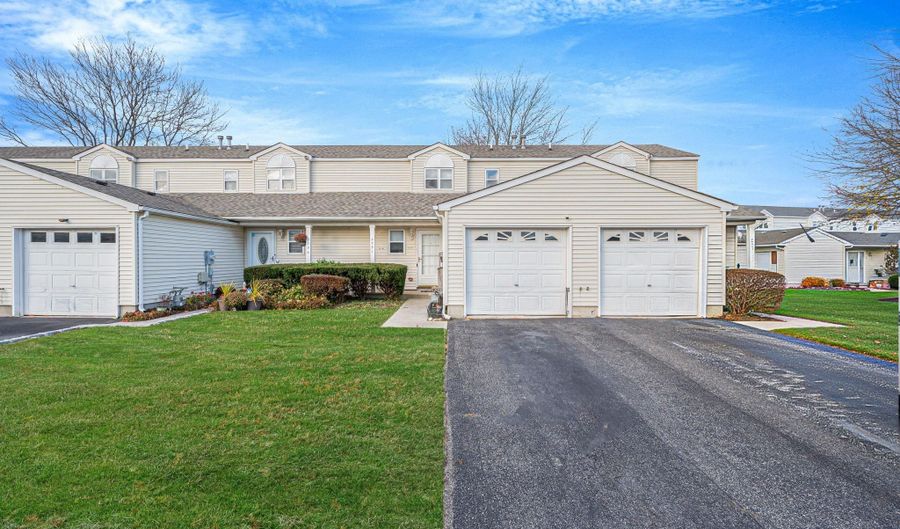 2751 Schleigel Blvd, Amityville, NY 11701 - 2 Beds, 2 Bath