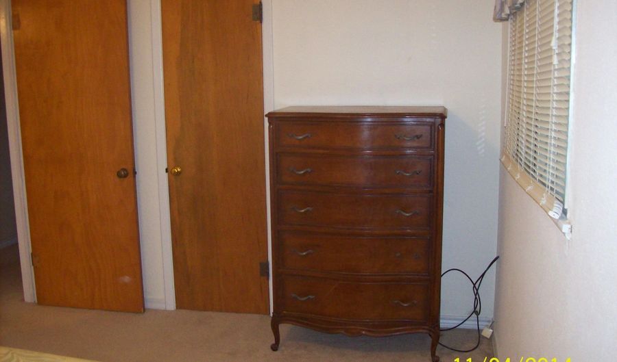 903 S 10th Street Ct, Artesia, NM 88210 - 2 Beds, 1 Bath