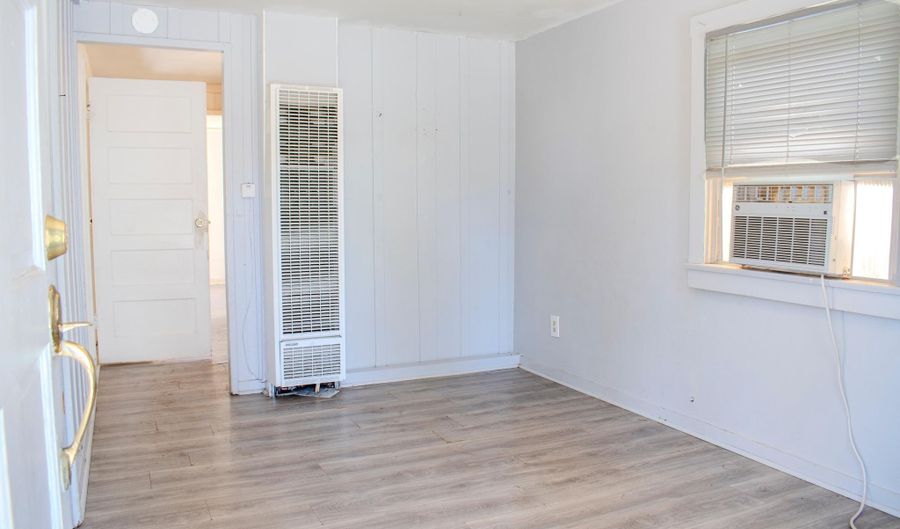 2461 Barry St, Camarillo, CA 93010 - 2 Beds, 2 Bath