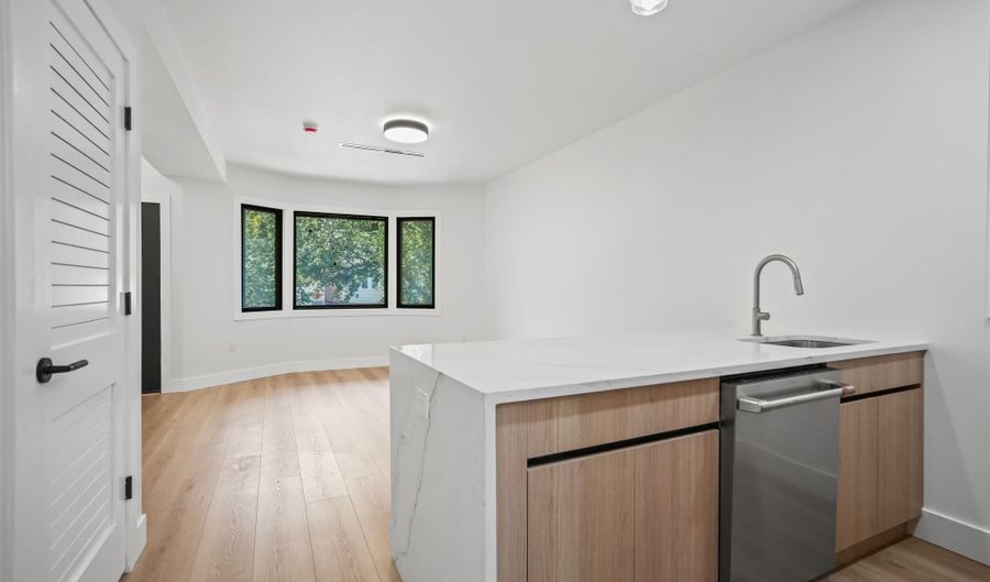 31 W 46TH St A, Bayonne, NJ 07002 - 3 Beds, 2 Bath