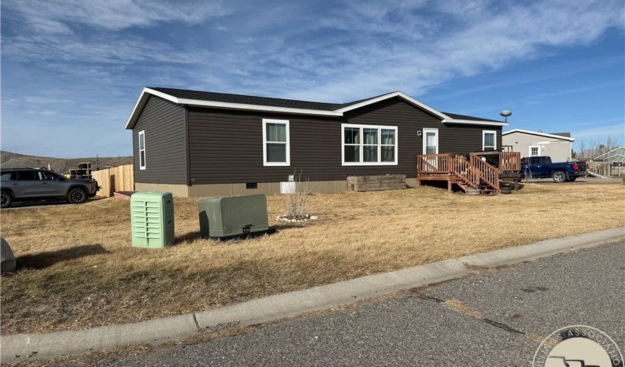 1100 2nd Ave, Big Timber, MT 59011 - 3 Beds, 2 Bath