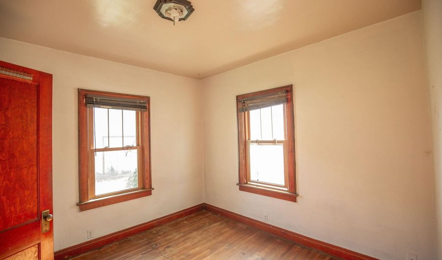 608 E Elm St, Algona, IA 50511 - 2 Beds, 1 Bath